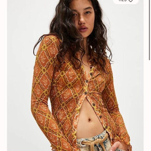 NWOT Free People Caught a Feeling Button Down Long Sleeves S Slim Fit Smocked - Picture 3 of 15